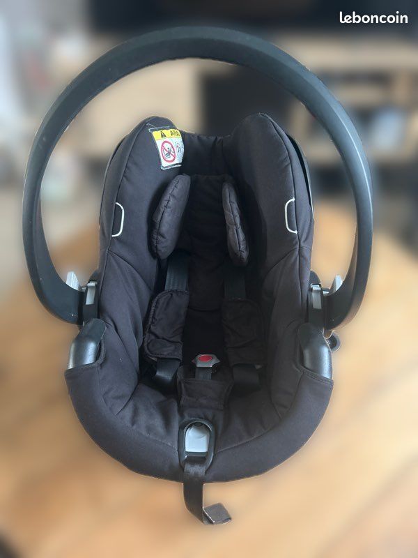 Cosy Babyzen + Base isofix + adaptateur Yoyo (image 1)