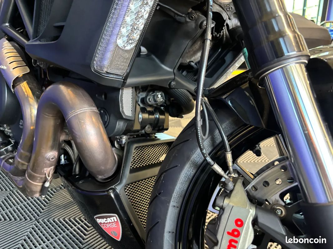 DUCATI Diavel Dark 1200 167ch - 2012 (image 12)