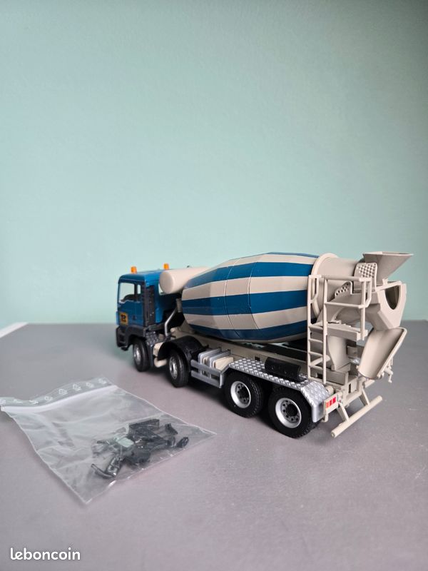 1/50 Conrad Camion Remorque Citerne Freightliner