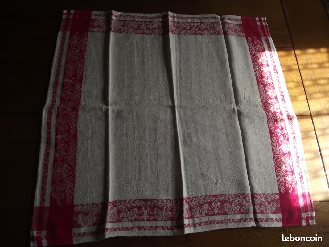/ LINGE ANCIEN VENDU A L'UNITE ( RESTE 4 serviettes damassées ) / (image 2)