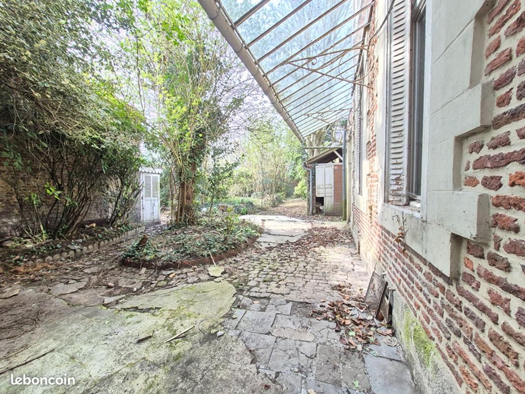 Maison 8 pièces 200 m² (image 1)