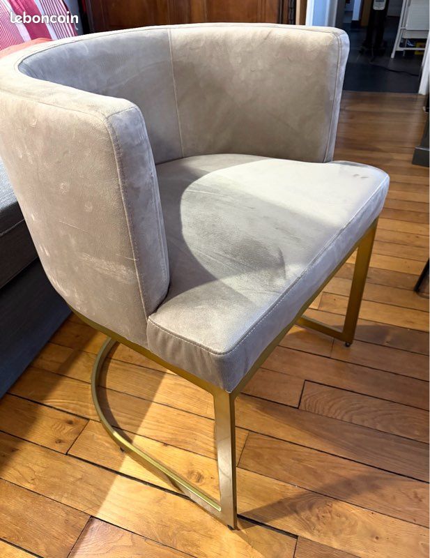 Fauteuil velours gris pied métal doré design (image 1)
