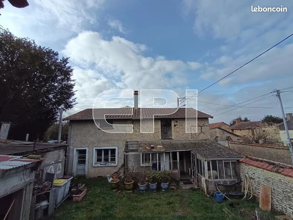 Maison 3 pièces 60 m² · à Sammarçolles · 60 m² · 34 200 €