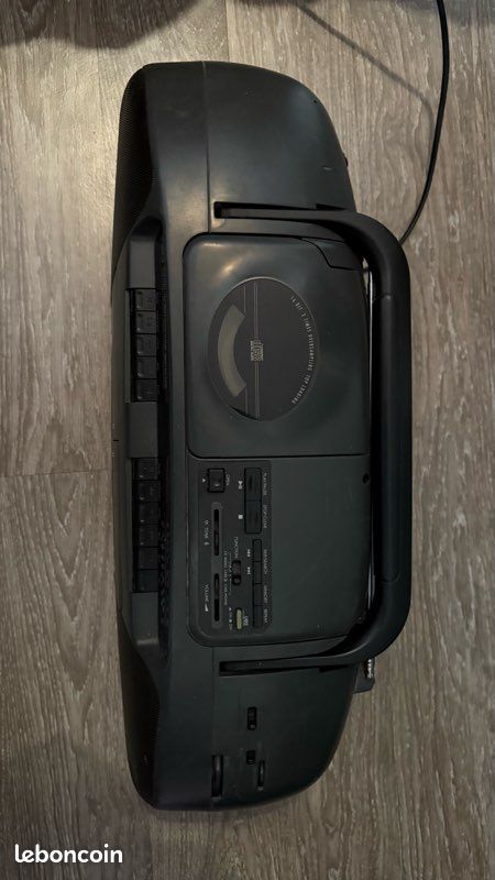 Poste radio cassette CD (image 1)