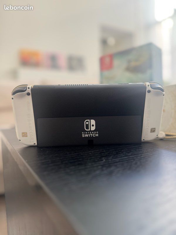 Nintendo Switch OLED – Édition Collector Zelda: Tears of the Kingdom – Excellent état (image 4)