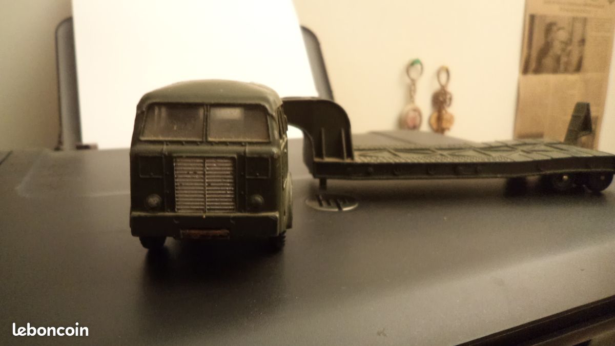 DINKY TOYS, camion berliet militaire porte char armée francaise f
