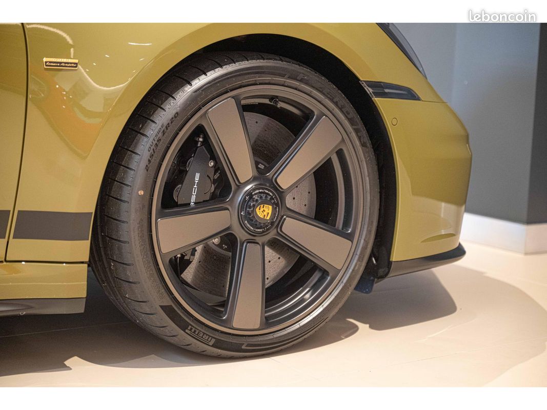 Porsche 911 gts cabriolet type 992.2 spirit 70 - 3.6 541 ch pdk (image 23)