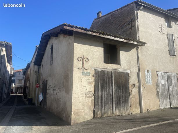Parking/box 50 m² Clairac