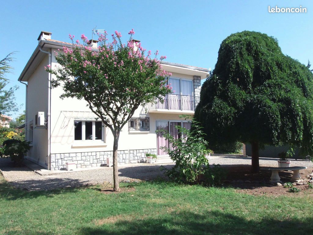 Maison 5 pièces 117 m² · à Aucamville · 117 m² · 1 300 €/mois