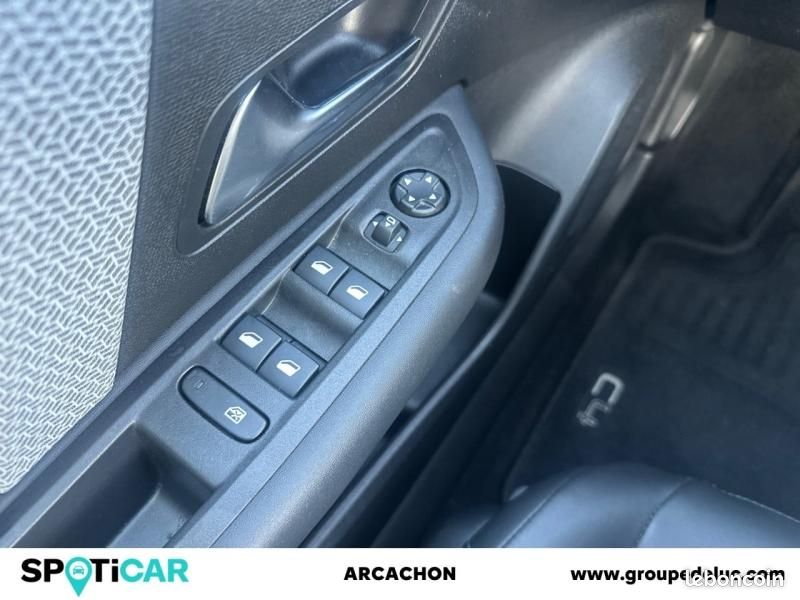 Citroen C4 PureTech 130ch S&S C-Series (image 28)