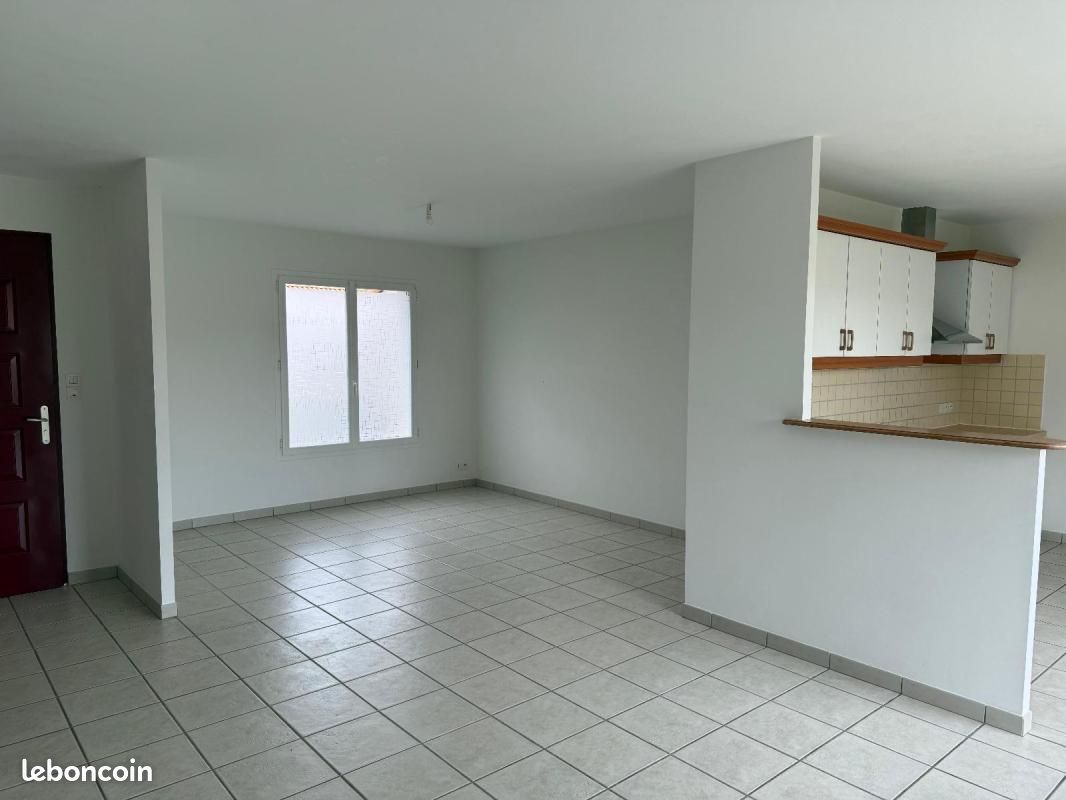 Maison 4 pièces 92 m² · à Mesnard-la-Barotière · 92 m² · 800 €/mois