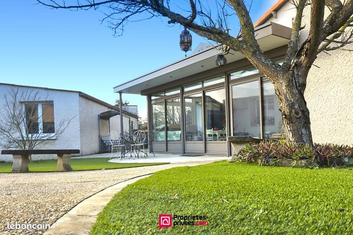 Maison 7 pièces 211 m²