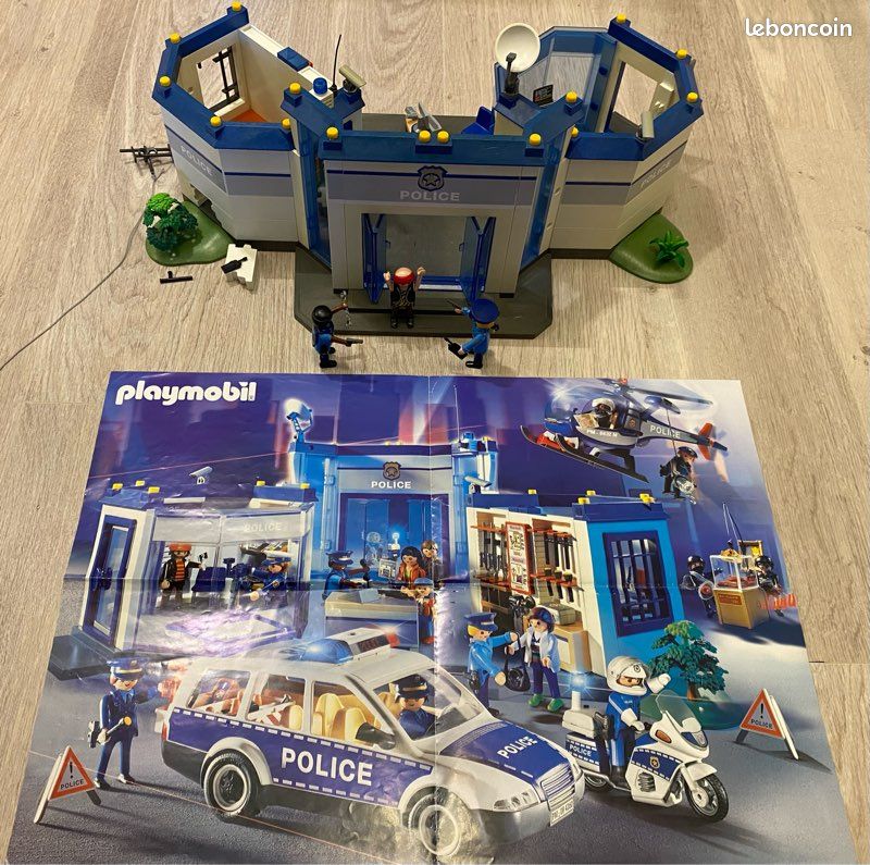 Jouet Playmobil Commissariat De Police - Occasion