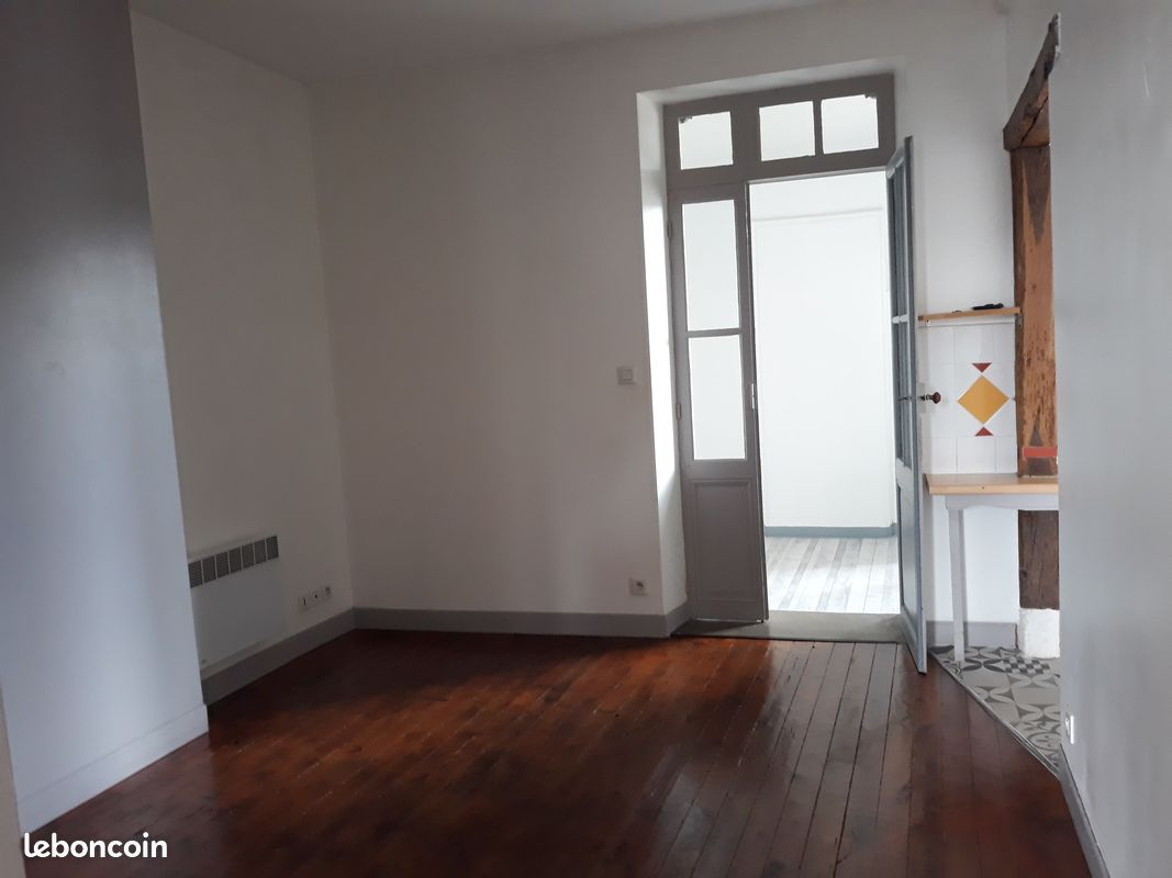 Appartement 2 pièces 50 m² · à Les Hauts-d'Anjou · 50 m² · 400 €