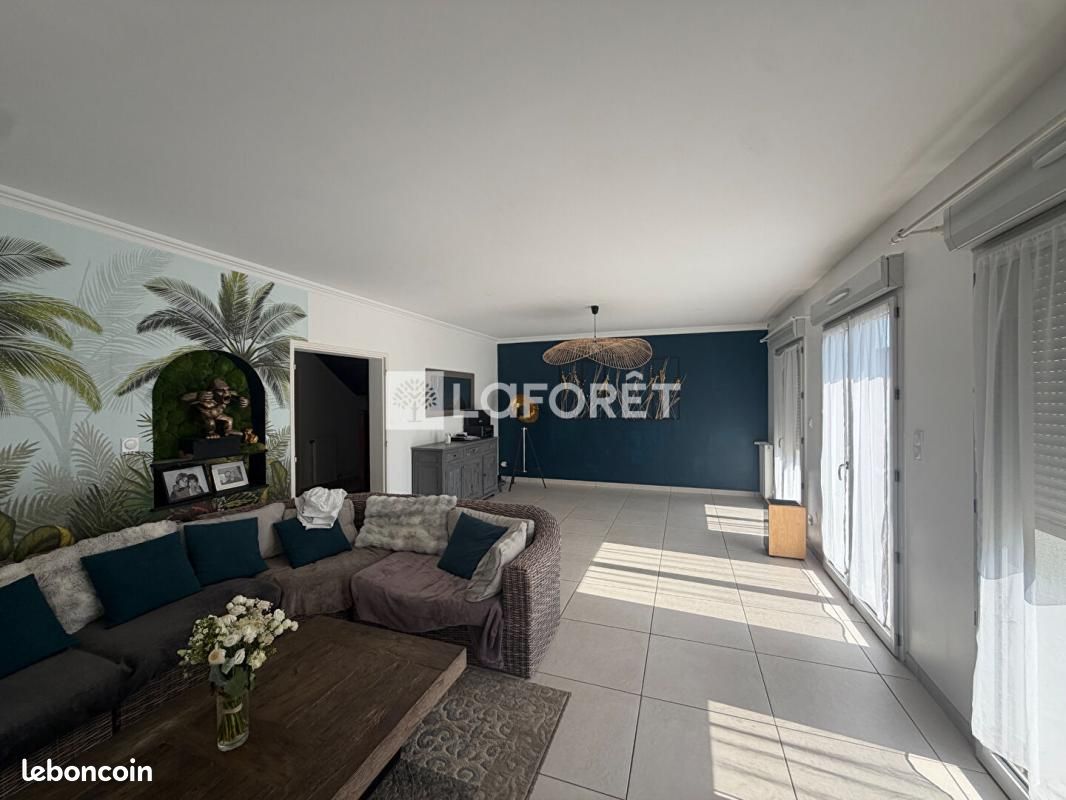 Maison 5 pièces 111 m² · à Saint-André-des-Eaux · 111 m² · 1 150 €/mois