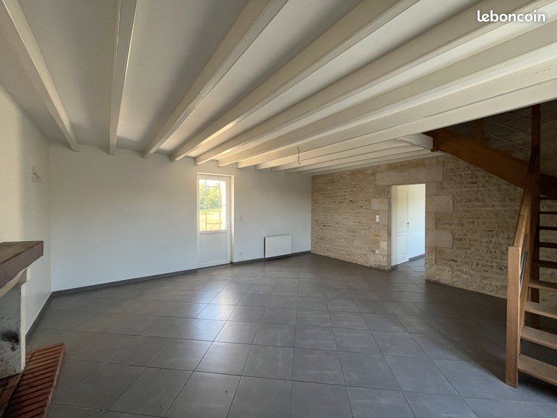 Maison 5 pièces 130 m² · à La Ronde · 130 m² · 950 €/mois