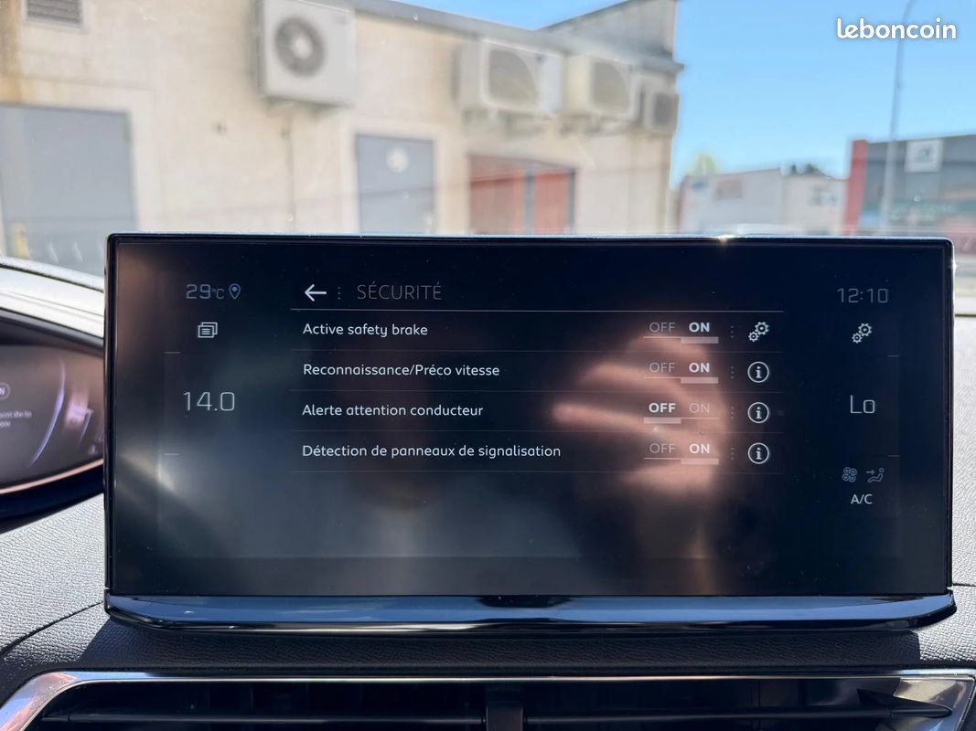 PEUGEOT 3008 BlueHDi 130ch S&S EAT8 GT / TVA RECUP / 1ER MAIN (image 28)
