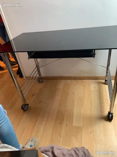 Bureau en verre noir (image 2)