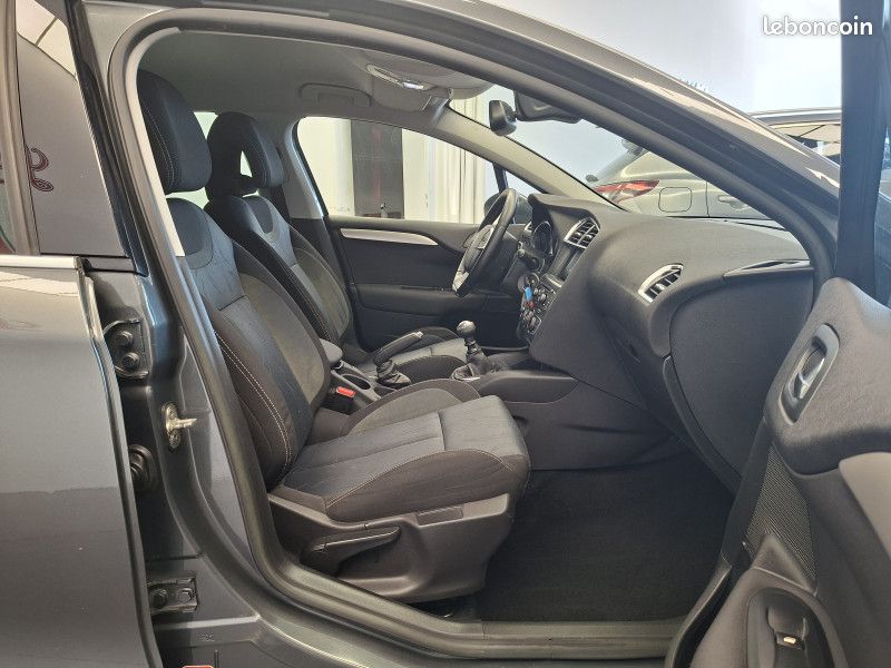 Citroen C4 1.6 hdi 115 ch Exclusive / GPS / Radar / Régulateur / Ecran / Clim Auto / (image 17)