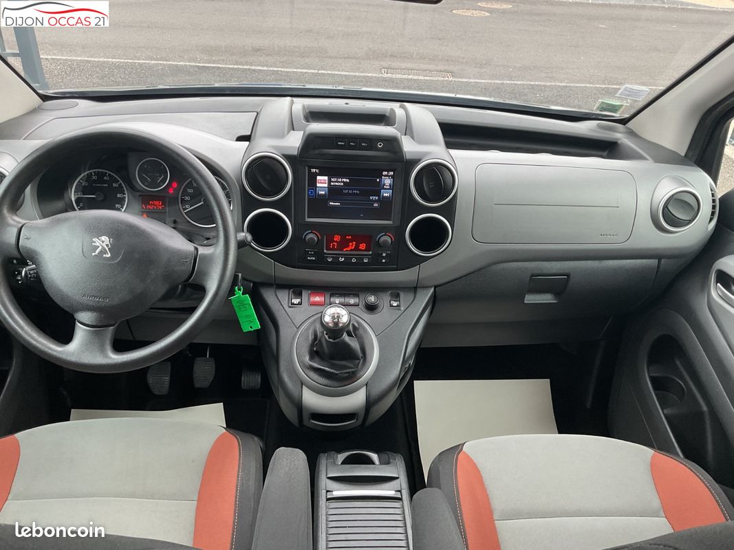 PEUGEOT PARTNER TEPEE 1.6 BlueHDi 100ch BVM5 Style (image 14)