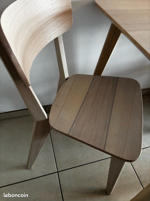 Table et 2 chaises (image 4)
