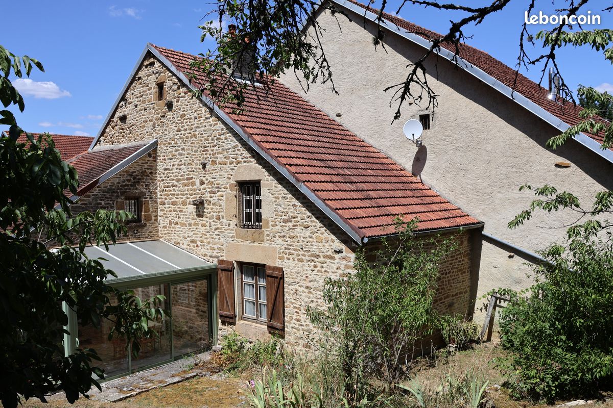 Maison 6 pièces 200 m² · à Villegusien-le-Lac · 200 m² · 120 000 €