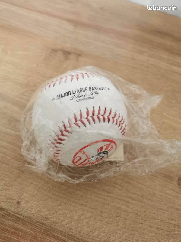 Cadre de baseball SGA des Yankees de New York, 2 balles Ty Beanie et