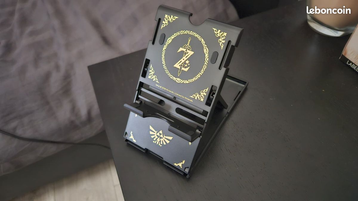 🎮 Nintendo Switch – Très bon état + accessoires + support Zelda 🎮 (image 5)