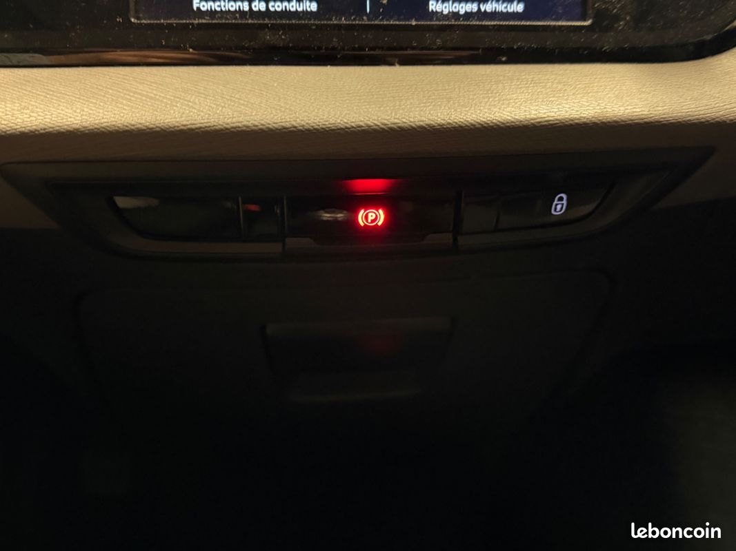 Citroen c4 picasso 1.6 bluehdi 120 ch attraction start-stop/ attelage/ carplay (image 29)