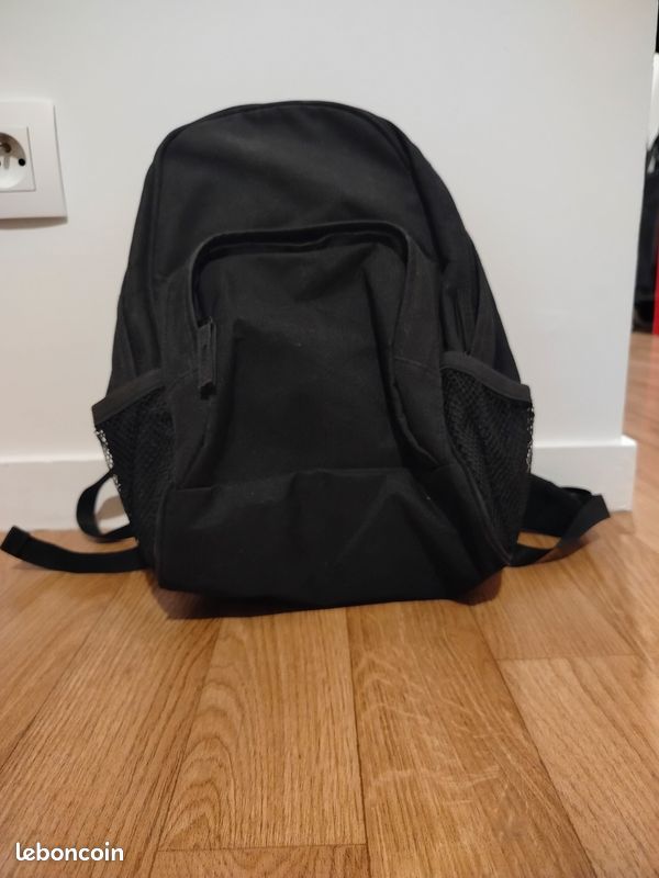 Petit sac a dos noir (image 1)