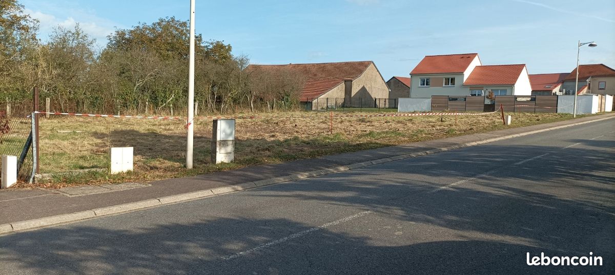 Terrain 7 ares entièrement viabilisé · à Léning · 34 900 €