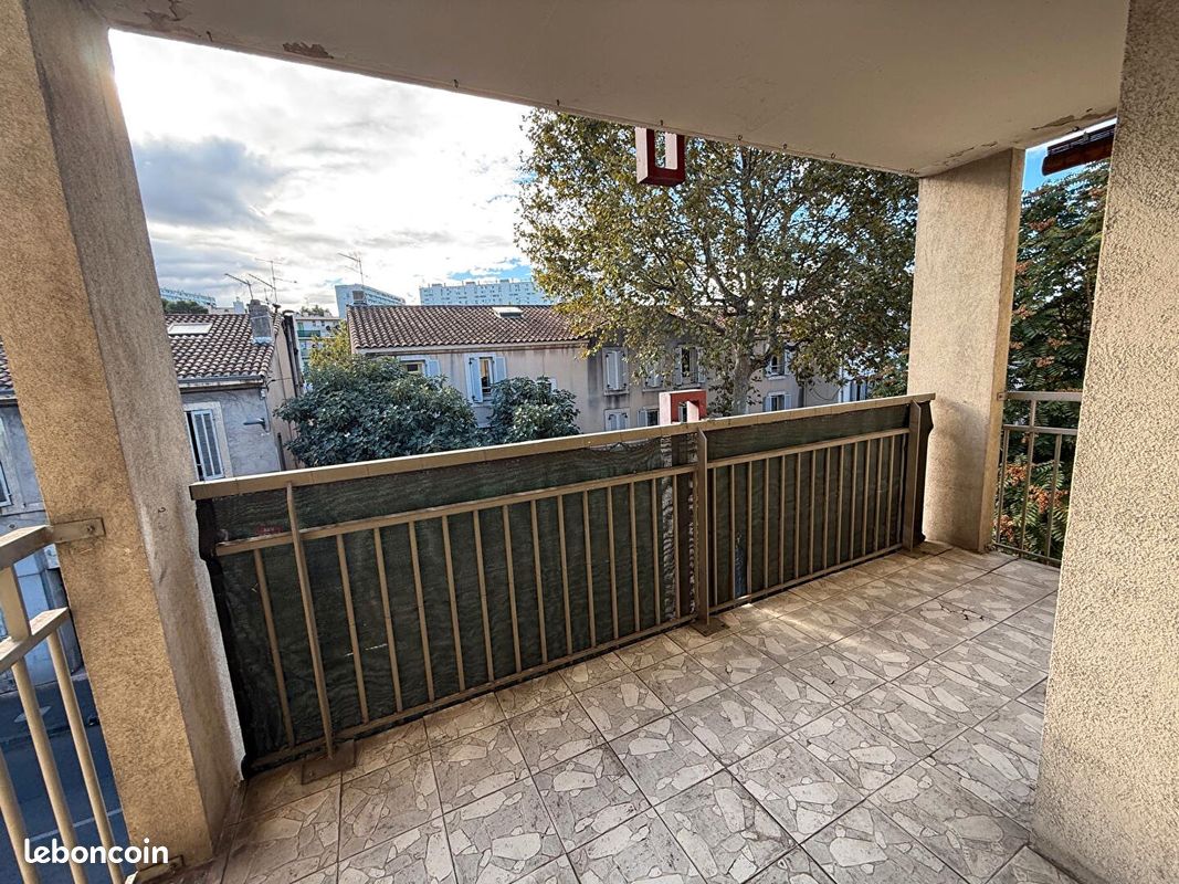 Appartement 3 pièces 57 m² · à Marseille · 57 m² · 930 €/mois