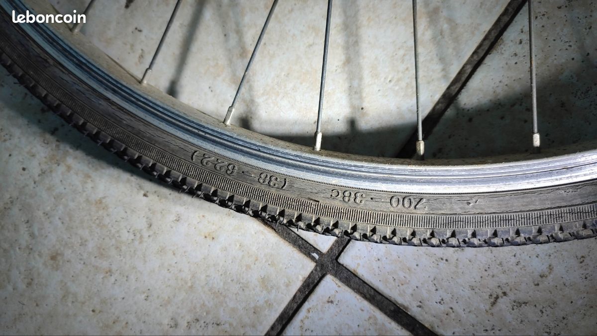 Pneu velo 700*38 (image 5)