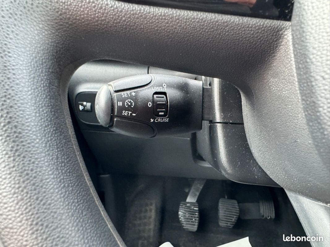 CITROEN C3 FEEL 1.5 BLUEHDI 100 ch BVM6 (image 15)
