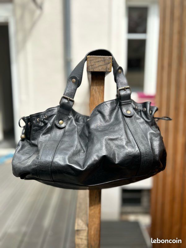 Sac A Main Gerard Darel 24h Sac à Main Gérard Darel Noir Cuir 24H