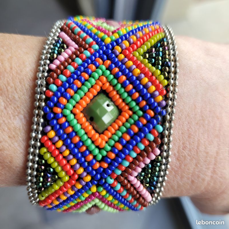 Bracelet jonc perles de rocaille - France