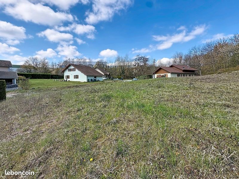 Terrain 660 m² · à La Roche-sur-Foron · 278 000 €