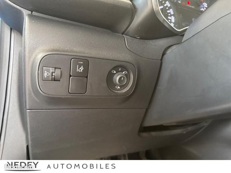 Citroen C3 PureTech 82ch Shine S&S E6.d (image 19)