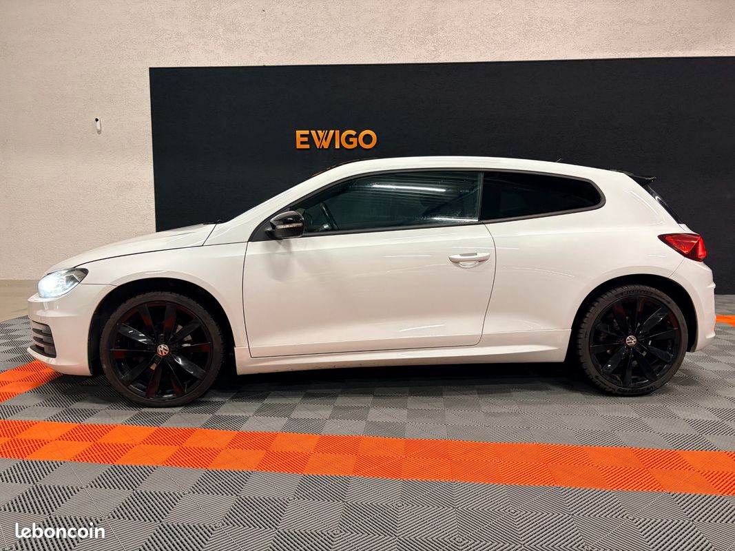 VOLKSWAGEN SCIROCCO 2.0 TDI 150 R LINE BLACK SESSIOn (image 2)