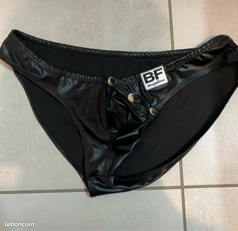 Sous vêtement effet cuir et accessoires Vêtements