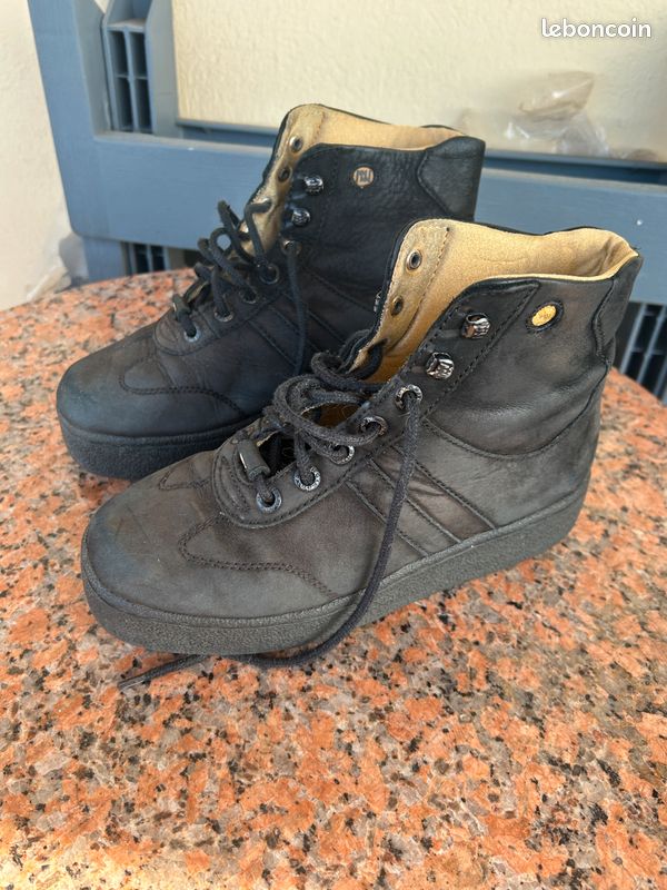 Chaussures à Lacets Vintage En Cuir Noir - Pointure 38 - Style Plat - Occasion