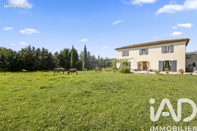 Propriété 6 pièces 183 m²