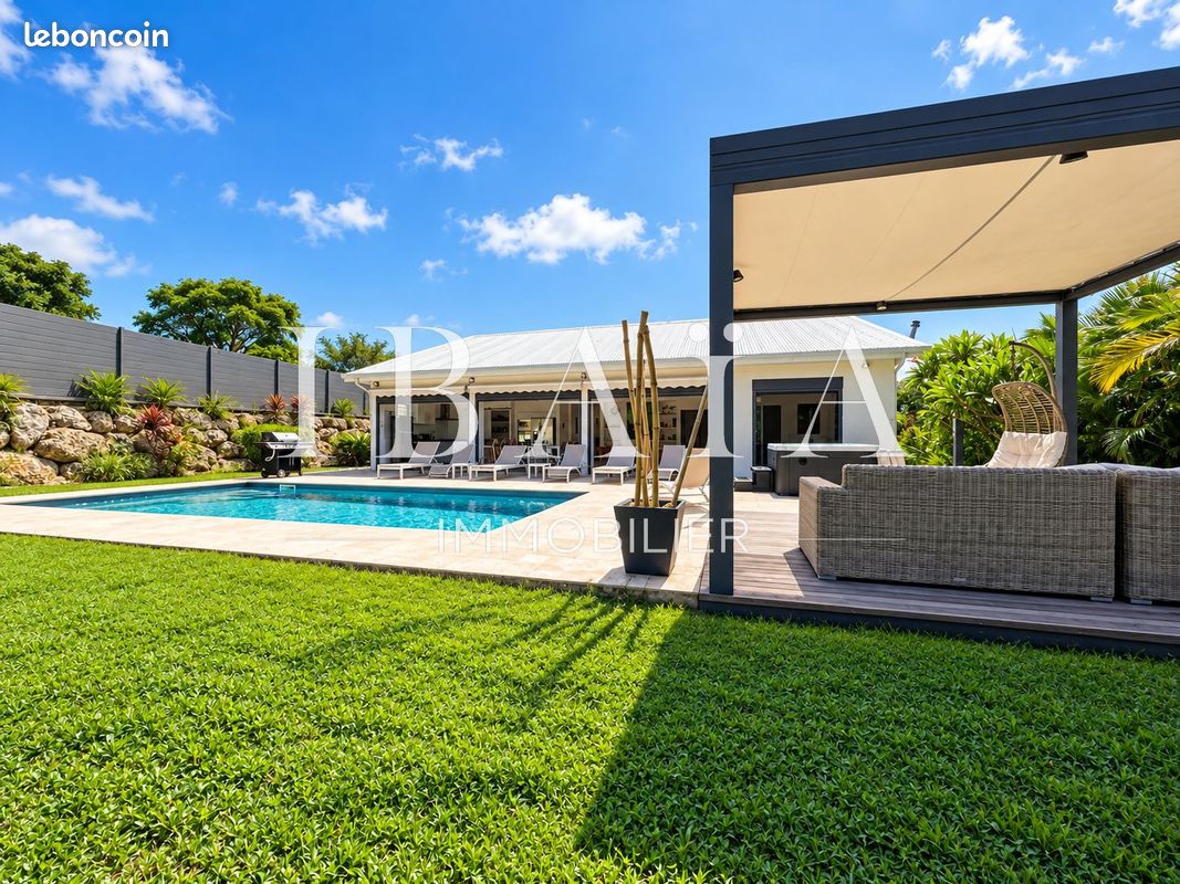 Maison 6 pièces 170 m² · à Saint-François · 170 m² · 735 000 €