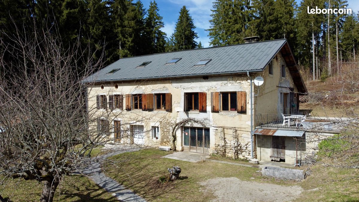 Maison 12 pièces 354 m² · à Rencurel · 354 m² · 450 000 €