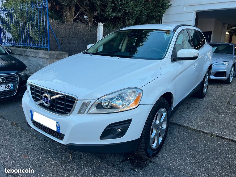 Volvo XC60 2.4 D 175 CH Momentum (image 1)