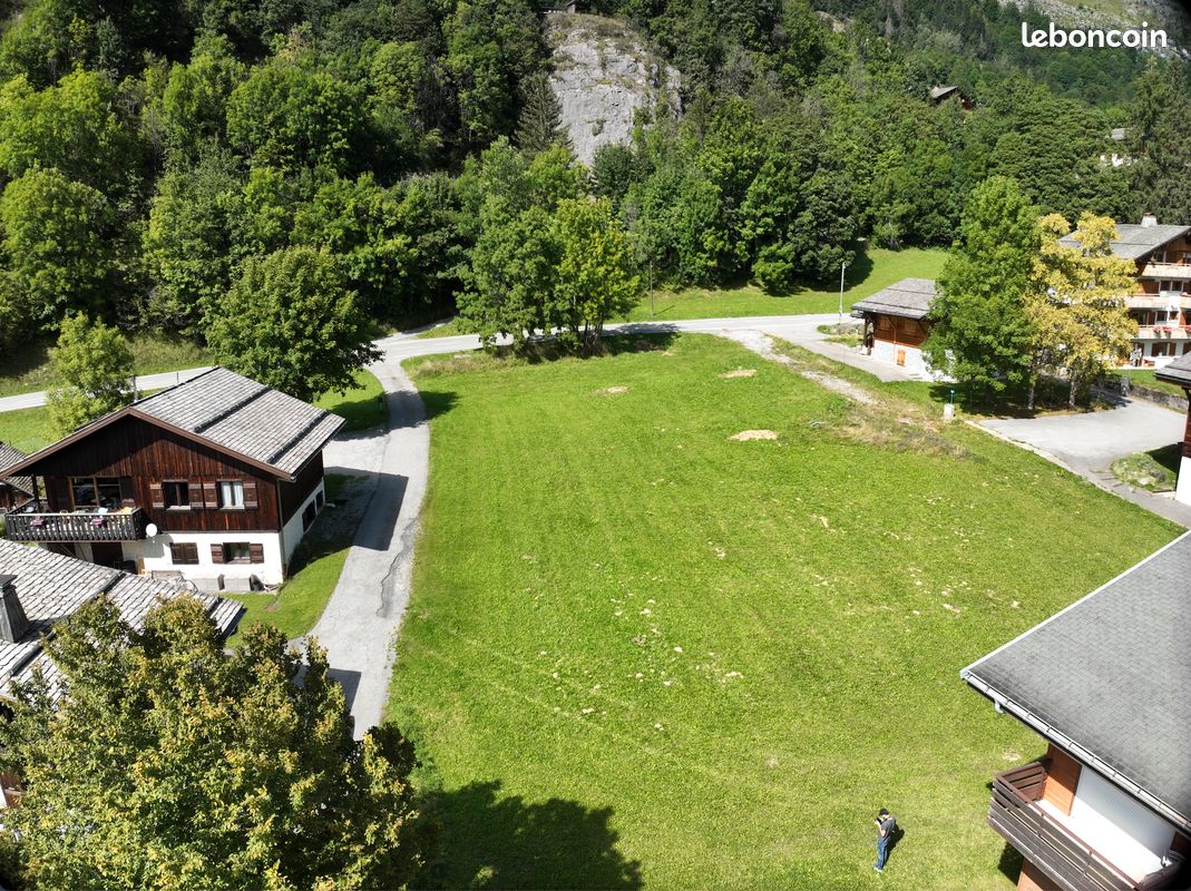 Terrain Viabilisé · à Le Grand-Bornand · 310 000 €