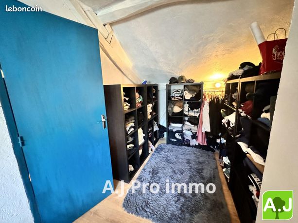 https://img.leboncoin.fr/api/v1/lbcpb1/images/f1/92/49/f1924917a0586b86a0c0183b10b2d1fd4661c060.jpg?rule=ad-image