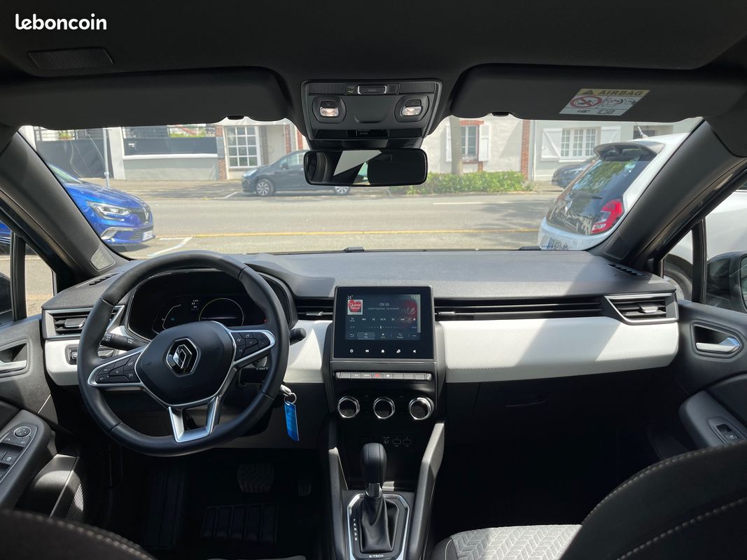 Clio v limited 1.6l etech 140cv (image 4)