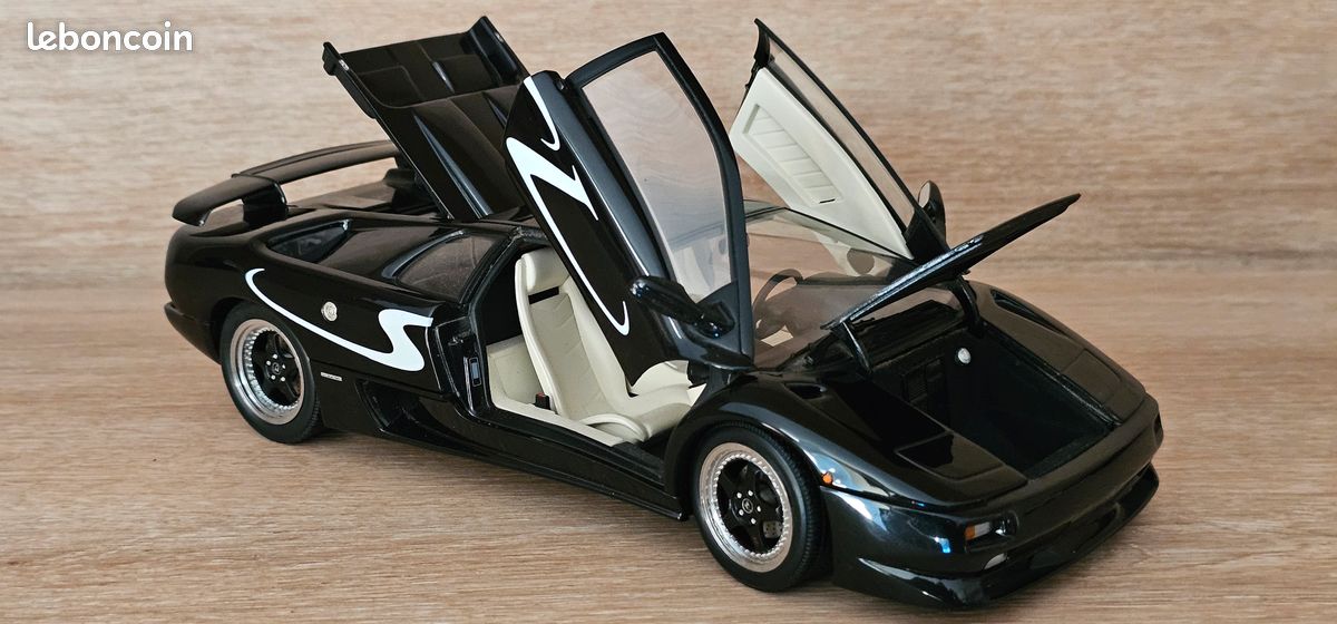 Auto Art Autoart 1/18 Scale Lamborghini Diablo Sv 70081 Auto Art Autoart 1/18 Scale Lamborghini Diablo Sv 70081