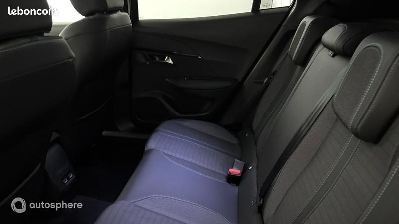 Peugeot 2008 1.5 BlueHDi 130ch S&S Allure EAT8 (image 13)